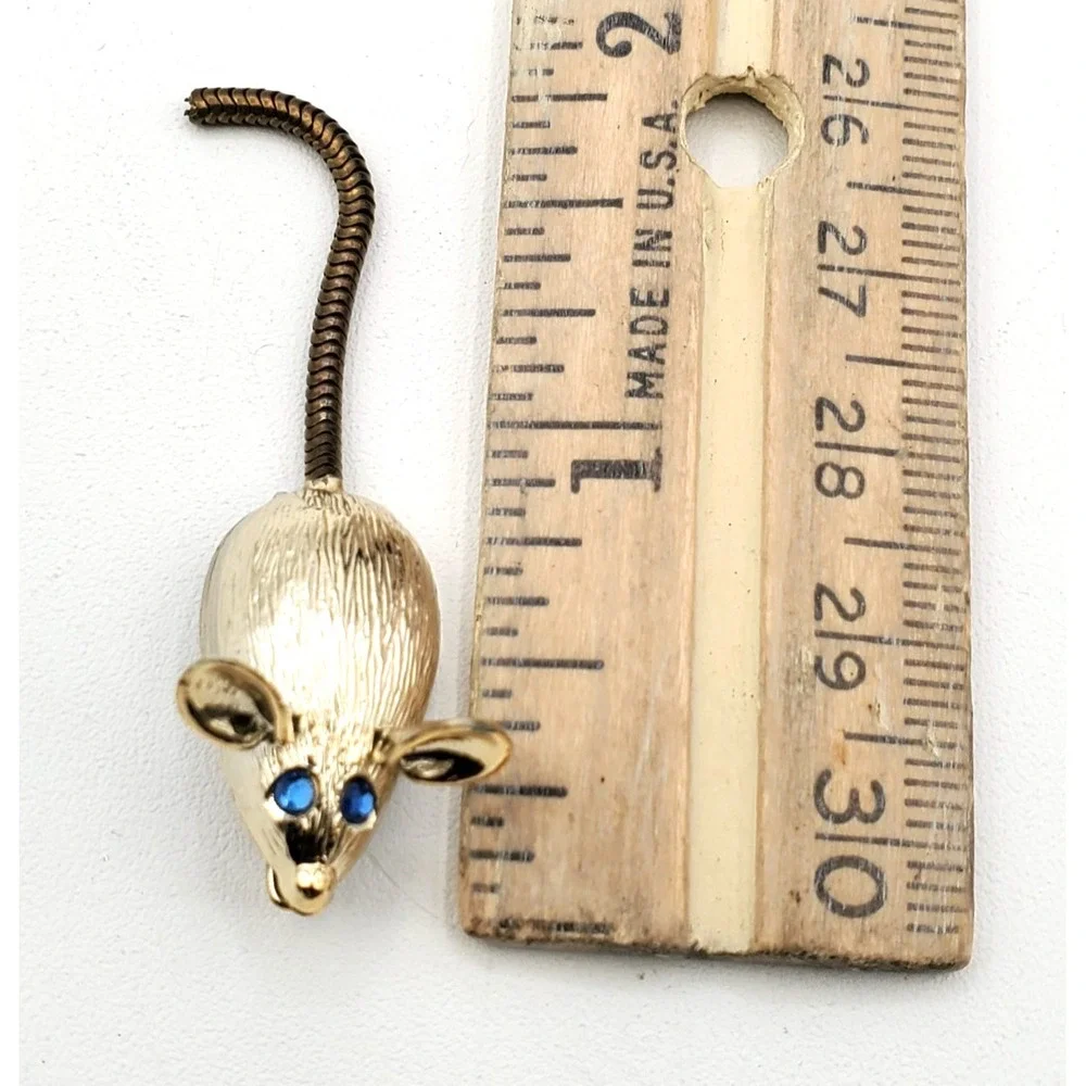 Vintage Mouse Brooch w Swinging Tail Gold Tone Blue Eyes